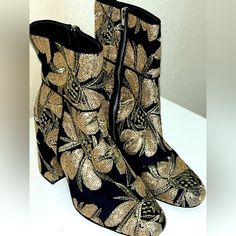 Steve Madden Black Gold Brocade Goldie Boots Steve Madden Black Gold Brocade Goldie Boots Women’s Size 7 - Used A Few Times -Size-9 M -Heel-3.5” -Height-9.25” -Fabric Upper, Fabric /Synthetic Lining -Black Fabric Steve Madden Boots With Gold Leaves Embroidered Throughout With A Block Heel. No Refunds, Returns, Exchanges Or Cancellations During Live Auctions. I Do Accept Reasonable Offers, No Low-Balling. You Can Use Affirm At Checkout, Buy Here Pay Here. Photos Of Items Will Be Taken During Ship Gold Brocade Shoes, Boots Steve Madden, Madden Boots, Steve Madden Boots, Gold Brocade, Gold Leaves, Boots Women, Black Fabric, Steve Madden