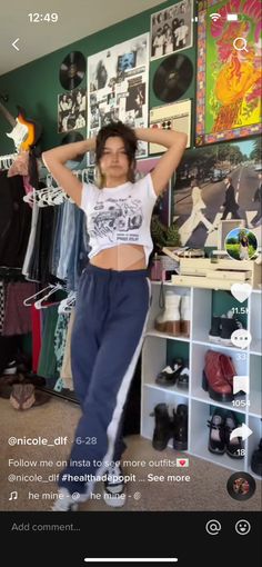 Cool Fits, Clothing Ideas, Track Pants, Capri Pants, Track, Fashion Inspo, Pants, Clothes