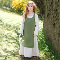 Larp Fashion, Viking Apron Dress, Biblical Costumes, Authentic Costumes, Viking Dress, Capes For Kids, Girl Apron, Medieval Costume, Medieval Clothing