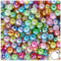 many different colors of beads are shown in this image and there is no image on it