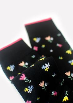 Luxe mid-calf high dress socks for men. Fabricated with mercerized cotton, The Dandy socks feature all-over explosion of flowers. Details: Size Guide One size fits most.Recommended Men's US shoe size 7 - 12, Euro 39 - 45. Materials 70% Cotton, 29% Nylon, 1% SpandexMade in China Care Instructions Machine wash on perm press, no chlorine bleach,hang dry recommended. Subscription Boxes For Men, Gift Box For Men, Mens Dress Socks, Socks For Men, Patterned Socks, Dress Socks, Mesh Panel, Slate Blue, Eye Black