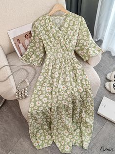 Eromis - Daisy Print Bohemian V-Neck Maxi Dress with High Waist and Short Lantern Sleeves - Womens Apparel Casual Green V-neck Dress With Floral Print, Casual Green V-neck Dress For Spring, Green Floral Print V-neck Dress For Summer, Green Floral Print Summer V-neck Dress, Green Bohemian V-neck Dress For Summer, Green Bohemian V-neck Dress For Spring, Bohemian Green V-neck Dress For Spring, Spring Green Bohemian V-neck Dress, Green V-neck Surplice Dress For Spring