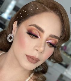 Eye Makeup Red Dress, Makeup Ojos, Soft Eye Makeup, Makeup For Older Women, Casual Makeup, Beautiful Eye Makeup, Makeup Eye Looks, Maria Clara