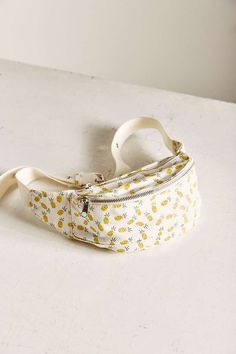 Cute Fanny Packs, Camping Tents, Canvas Belt, Free Camping, Camping Essentials, Outfit Trends