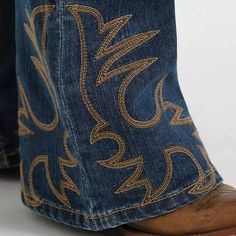 Style number: CB18954071 Embroidered detail on bottom of flare Hand sanding and whiskers Slim fit with flare leg 5 pocket design Moderate rise Button fly Western Embroidery, Casual Country Outfits, Cruel Girl, Southern Outfits, Country Style Outfits, Western Wear Outfits, Cute Country Outfits, Western Style Outfits, Western Outfits Women