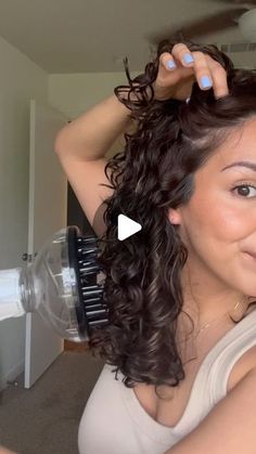 Pin Back Curly Hair, Treluxe Routine, How To Style Natural Wavy Hair, Plump Method Curls, Dry Curly Hairstyles, Air Dry Hairstyles, Easy Hairstyles For Wavy Hair, Curly Hair Work Styles