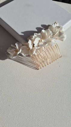 RAE | White flower bridal hair comb, floral hair comb with freshwater pearls, hair comb with white clay flowers, wedding hair accessories