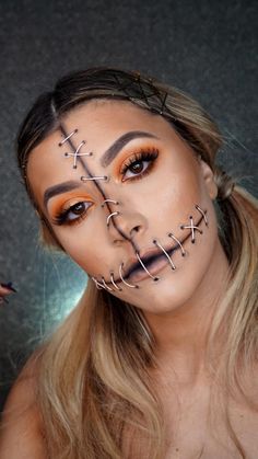 Womens Halloween Face Makeup, Sam From Trick Or Treat Makeup, Trick Or Treat Sam Makeup, Sam Halloween Makeup, Easy Halloween Makeup Looks For Beginners, Sam Trick R Treat Makeup, Simple Halloween Face Paint For Women, Haloween Mackup Ideas Simple, Halloween Make Up Simple