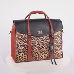 Leopard Weekender Tote Bag – Travellty Leather Weekender Bag, Leather Weekender, Medium Sized Bags, The Leopard, Weekender Tote Bag, Weekender Tote, Weekend Getaway, Weekend Getaways, Weekender Bag