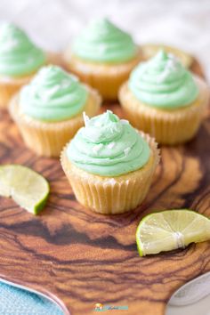 I especially love this Coconut Lime Cupcakes Recipe because it's very summery, refreshing and just look at them! They're pretty! Lime Dessert Recipes, Key Lime Cupcakes, Lime Cupcakes, Lime Desserts, Coconut Cupcakes, Torte Cupcake, Gourmet Cupcakes, Cupcake Flavors, India Food