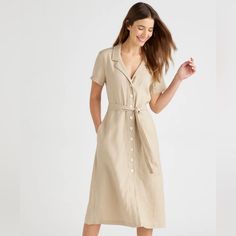 Quince - Linen Shirt Dress - Size X Small It's Got Pockets! We Never Get Tired Of Telling People That, And Neither Will You. This Midi Linen Button Fronted Dress Is So Versatile And Cute, The Compliments Will Be Rolling In. Our Linen Is Made From 100% European Flax, Which Is More Sustainable And Less Resource-Intensive To Grow. Linen Is The Ultimate Year-Round Fabric Because It's Breathable And Naturally Heat-Regulating. Size X- Small New With Tags Quince Linen, Dresses Quince, Navy Blue Midi Dress, Linen Collection, Linen Shirt Dress, Dress Beige, Linen Short, Button Front Dress, Quince Dresses