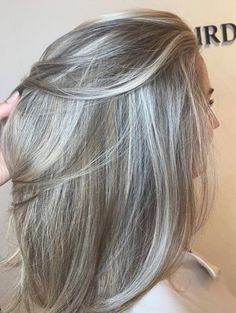 Ash Blonde Hair With Highlights, Grey Hair And Glasses, Ice Blonde Hair, Blonde Layered Hair, Ash Blonde Hair Colour, Beautiful Gray Hair, Layered Haircuts For Medium Hair, Natural Gray Hair