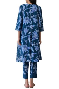 Printed Linen Kurta Designs For Women, Womens Floral Suit, Stylish Kurtis, Coordinates Outfits, Coord Sets, Kurta Patterns, Stylish Tops For Women