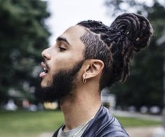 29 ideias de Cortes de Cabelo Afro – O Cara Fashion Mens Dreadlock Styles, Long Locs, Hipster Haircut, Man Bun Hairstyles