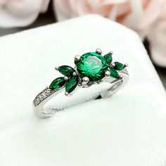 Round Emerald Ring, Green Quinceanera, Peridot Engagement Rings, 15 Birthday, Dainty Wedding Ring, Natural Emerald Rings, Emerald Wedding Rings, Simulated Diamond Rings, Art Deco Diamond Rings