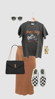 Dive Bar Outfit, Baseball Mom Outfits, Pll Fashion, Bar Outfit, Dive Bar, Baseball Game, Closet Fashion, Alternative Outfits, Mom Outfits