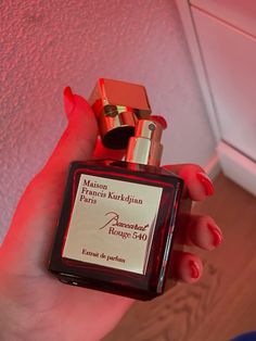 #perfume #baccaratrouge540 Bakkarat Perfume, Bacara Rouge 540, Perfume Baccarat, Selfie Photography, Buy List