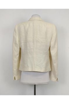 Add this sophisticated silk blazer to your professional wardrobe. Tailored to perfection, this blazer will be a staple for years to come. Size 10 100% silk Single button closure Collared Long sleeve Padded shoulders Mock front pockets Lined Bust 38.5" Waist 36" Shoulder to hem 22.5" Silk Blazer, Professional Wardrobe, Rimmel, Casual Style Outfits, Long Sleeve Tshirt Men, Turtle Neck, Casual Outfits, Size 10, Blazer