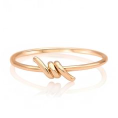 Solid Gold Barb Wire Twist Ring. Super dainty yet fierce. 14k gold stackable 1.8 mm wide band This item is made to order in NYC. Please allow 11 days for production. If you need a quarter size (ex: 5.25 or 5.75 etc.), send us a note when you check out. Barbed Wire Ring, Twisted Wire Rings, Barb Wire, Jewelry Making Business, Rope Jewelry, Solid Gold Band, Wire Ring, Twist Ring, Barbed Wire