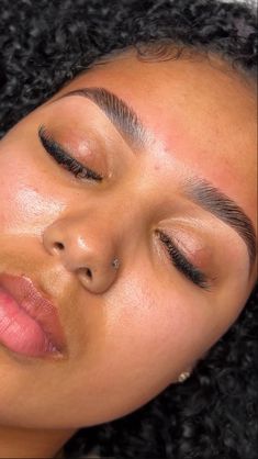 Eyebrow Wax Black Women, Eyebrows Getting Done, Eyebrow Shaping Aesthetic, Eyebrows Waxed And Tinted, Thick Threaded Eyebrows, Messed Up Eyebrows, Eyebrow Tinting And Lamination, Eye Brows Black Women, Brow Lamination On Thick Eyebrows