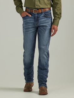 Wrangler Men's Retro Jeans. Bennette. Mid-rise slim straight high quality jeans. Button closure with a zipper fly. Stitching details on back pockets. Great for casual wear. Machine washable. Wrangler Cowboy Cut, Vintage Wrangler Jeans, Workwear Jeans, Retro Jeans, Tie Dye Denim, Straight Cut Jeans