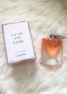 Lancome La Vie Est Belle Perfume, La Belle Perfume, Perfumes Aesthetic, Parfum Aesthetic, Aesthetic Perfumes, Lancome La Vie Est Belle, Aesthetic Perfume