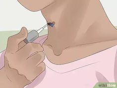 The easiest and most reliable ways to remove pesky skin tags  Have you discovered a soft, flesh-colored flap of skin growing from your neck, armpit, or groin? Skin tags, also known as acrochordons, usually appear on parts of the body where... Remove Skin Tags Naturally, Tag Remover, Skin Moles, Mole Removal, Dry Skin Patches, Simple Skincare, Health Remedies