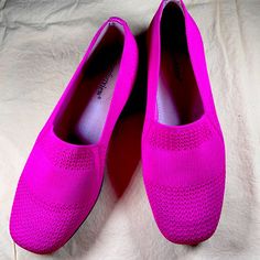 Beautiful So Comfortable Slip On Flats. Size 7.5 Casual Pink Heels Medium Width, Casual Pink Medium Width Heels, Pink Slip-on Heels, Country View, Slip On Flats, Shoes Brand, Shoes Color, Shoe Brands, On Shoes