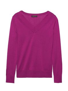 Silk Cashmere Varsity V-Neck Sweater Packing List For A Week, Packing For Paris, A Week In Paris, Paris In Winter, Week In Paris, Clothes Closet Organization, Winter Tops, Fall Shopping, V Neck Sweater