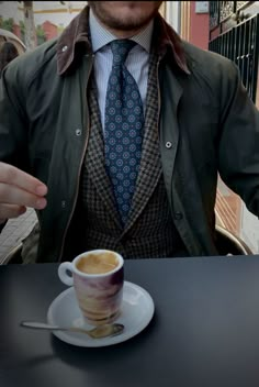 Barbour Jacket Outfit, Academia Aesthetic Outfit Men, Countryside Fashion, British Country Style, Barbour Style, Blazer Outfits Men, Lawyer Fashion, Gentleman Aesthetic, Aesthetic Outfits Men