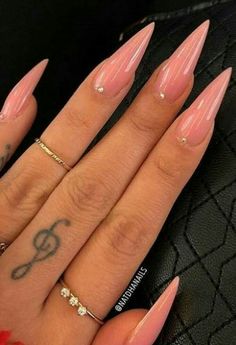 Nail Overlay, Nail Designs Ideas, Unghie Sfumate, Kutek Disney, Nails Yellow, Stiletto Nail Art, Nude Nail Designs, Stiletto Nails Designs, Christmas Nails Acrylic