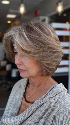 22 Chic Short Haircuts Perfect for Older Women Shoulder Haircut With Layers, Sophisticated Haircut, Feathered Bob, Feathered Hair, Graduated Bob Haircuts, Chic Short Haircuts, Best Bobs, Medium Hair Styles For Women, Gorgeous Gray Hair