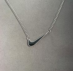 Nike Jewelry Aesthetic, Nike Chain, Nike Necklace, Nike Jewelry, Garrett Graham, قلادات متدلية, Nike Wallpapers, Aesthetic Morning, Boty Nike