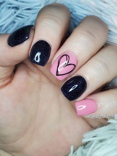 Fun February Nails, Black And Purple Valentines Day Nails, Valentines Day Nails Pink And Black, Black Pink Valentines Nails, Pink And Black Nails Valentines, Pink And Black Valentines Nails, Mother Day Nails Designs, Hot Pink Valentines Day Nails