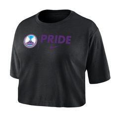 Move freely while repping your team in this Orlando Pride T-shirt. A cropped design and sweat-wicking technology give you easy comfort to help you cheer in cool comfort for 90 minutes. Nike Cropped Short Sleeve T-shirt For Sports, Nike Black Tops With Team Logo, Black Nike Top With Team Logo, Nike Team Spirit Tops For Streetwear, Nike Tops For Team Spirit Streetwear, Nike Black Tops For Game Day, Nike Black Top For Game Day, Nike Tops For Streetwear With Team Spirit Style, Crew Neck Top With Team Logo For Cheerleading