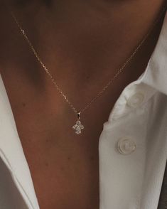 Teardrop Diamond Necklace, Minimalist Diamond Necklace, Pear Shaped Diamond Necklace, G One, Teardrop Diamond, Pear Cut Diamond, Vs Diamond, Diamond Carat, Diamond Drops