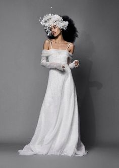 Vera Wang Wedding Dress 0 / Off White Vera Wang: Zuria Long Sleeve Wedding Dress Boho, Vera Wang Bridal, Gonna In Tulle, Vera Wang Wedding, Simple Wedding Gowns, Wedding Dresses Vera Wang, Bohemian Skirt, Evening Dresses For Weddings, Dress Order