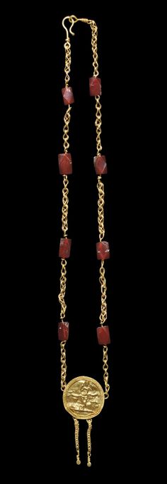 A ROMAN GOLD AND CARNELIAN NECKLACE - CIRCA 2ND-3RD CENTURY A.D. Roman Necklace, Carnelian Necklace