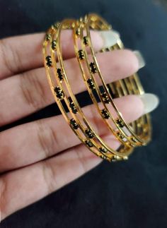 Gold Bangles Indian, 22k Gold Necklace, Mangalsutra Design, New Gold Jewellery Designs, Baby Bangles, Bangles Design