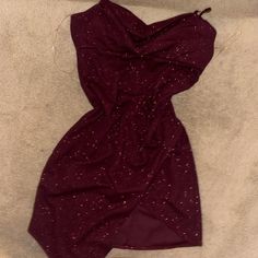 Perfect For Homecoming Or Any Other Formal Occasion Nwot Maroon Hoco Dress, Dark Red Hoco Dress, Red Homecoming Dresses Tight, Red Hoco Dress, Embellished Party Dress, Short Dresses Tight, Glitter Mini Dress, Dark Red Dresses, Homecoming Dresses Short Tight