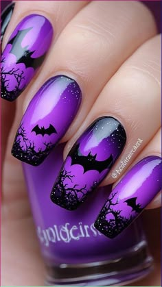 unique halloween nails Purple And Black Halloween Nails Designs, Halloween Nails Acrylic Purple, Bat Nails Designs, Purple And Orange Halloween Nails, Halloween Purple Nails, Purple Spooky Nails, Spooky Halloween Nail Designs, Spooky Acrylic Nails, Black And Purple Halloween Nails