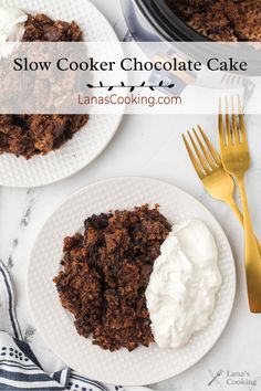 🍫 RECIPE: Slow Cooker Triple Chocolate Cake  -->   My Slow Cooker Triple Chocolate Cake is simply bursting with flavor from a very convenient cake mix, chocolate pudding, and semi-sweet chocolate squares. It's so easy to make and great for almost any reason or season! Easy Crockpot Desserts, Slow Cooker Cake, Oven For Baking, Crockpot Desserts, Triple Chocolate Cake, Mix Chocolate, Recipe Slow Cooker, Crock Pot Desserts