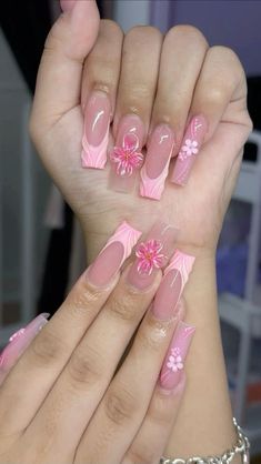 Cute Brown And Pink Nails, Junior H Nails Ideas, Nail Designs Pink And Gold, New Acrylic Nails Trends, Jhene Aiko Nails, Nails Hawaiian Flowers, 2024 Nails Trend, Gel X Nails Pink, Pink Flower Nail Designs