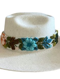 Western "Vaqueros" Felt Hat - 100% Wool - Ivory White – Kuyay Peruvian Designs Hat Bands, Fedora Hats, Cowgirl Hats, Felt Hat, Hat Band, Brim Hat, Ivory White, Western Style, Hat Fashion