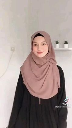 Hijab Ideas, Video Hijab, Fesyen Islam, Hijab Designs, Simple Hijab, Hijab Style Tutorial, Pashmina Hijab Tutorial