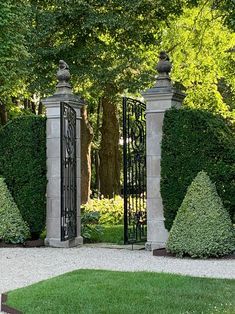 Modern Garden Gates Como Lake, Front Gates