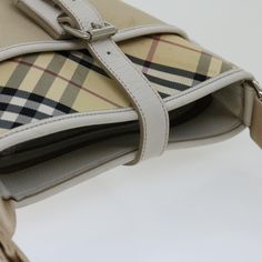 Brand: Burberry Model: Nova Check Color: Beige Material: Canvas Inclusions: / Dimensions: W24cm x H27cm x D7cm / Shoulder Drop:32 - 64cm Serial number: NA Country of origin: Royaume Uni de Grande Bretagne et d'Irlande du Nord Condition: AB - good condition. Introducing the Burberry Nova Check Shoulder Bag, a timeless accessory blending classic elegance with modern sophistication. Crafted from signature beige canvas adorned with the iconic Nova Check pattern, this shoulder bag embodies Burberry's Burberry Models, Hermes Birkin 25, Versace Bags, Luxury Products, Bottega Veneta Shoulder Bag, Bag Canvas, Hermes Bags, Timeless Accessories, Canvas Shoulder Bag