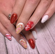 Red nails, winter nails, christmas nails, sweater nails, glitter nails, gel nails, oval nails, almond nails Nail Ideas For Short Nails, Ideas For Short Nails, Red Christmas Nails, Almond Shape Nails, Nail Design Ideas, Almond Shape, Winter Nail Art, Easter Nails, Navidad Christmas