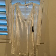 White Linea Donatella Slip And Robe Size Large/Xl With Tags Sheer Long Sleeve Sleepwear For Bedtime, White Sheer Tops For Loungewear, Sheer Long Sleeve Sleepwear For Spring, White Long Sleeve Chemise For Spring, Elegant Long Sleeve Sheer Sleepwear, Sheer V-neck Top For Loungewear, Sheer White Loungewear Tops, White V-neck Chemise For Loungewear, White Long Sleeve Spring Chemise