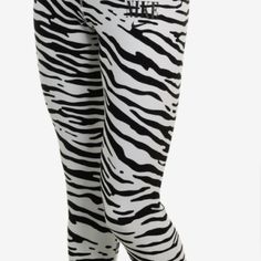 New With Tags Nike Women's Essential White/Black Zebra Print Hr Leggings Cv8597-100 Women's Size Small Product Details: Tight Fit For A Body-Hugging Feel 61% Cotton/33% Polyester/6% Spandex Machine Wash Imported Style : Cv8597-100 Casual White Tights For Spring, White Stretch Zebra Print Bottoms, White Zebra Print Stretch Bottoms, White Stretch Bottoms With Zebra Print, Trendy White Zebra Print Bottoms, Casual Fitted White Tights, Casual White Fitted Tights, White Fitted Casual Tights, Trendy White Sports Leggings